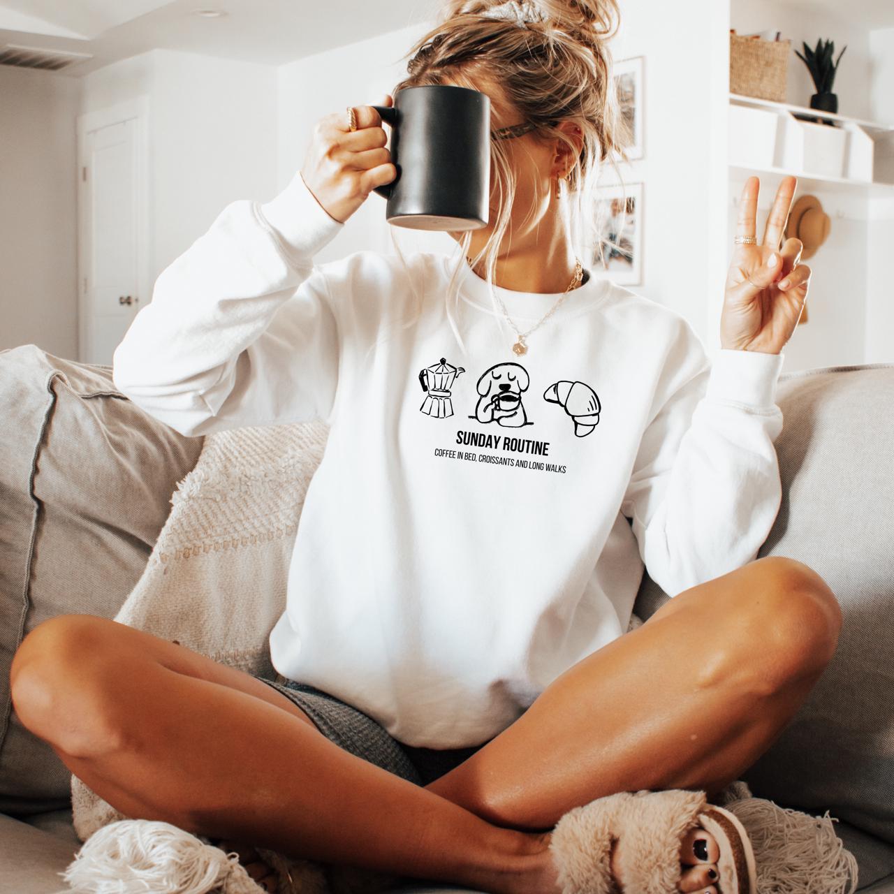 Pullover Hund Kaffee | Geschenk Hundebesitzer Dog Mom Dad Sweatshirt Hundeliebhaber Kaffeetrinker von JustEssentialsForYou