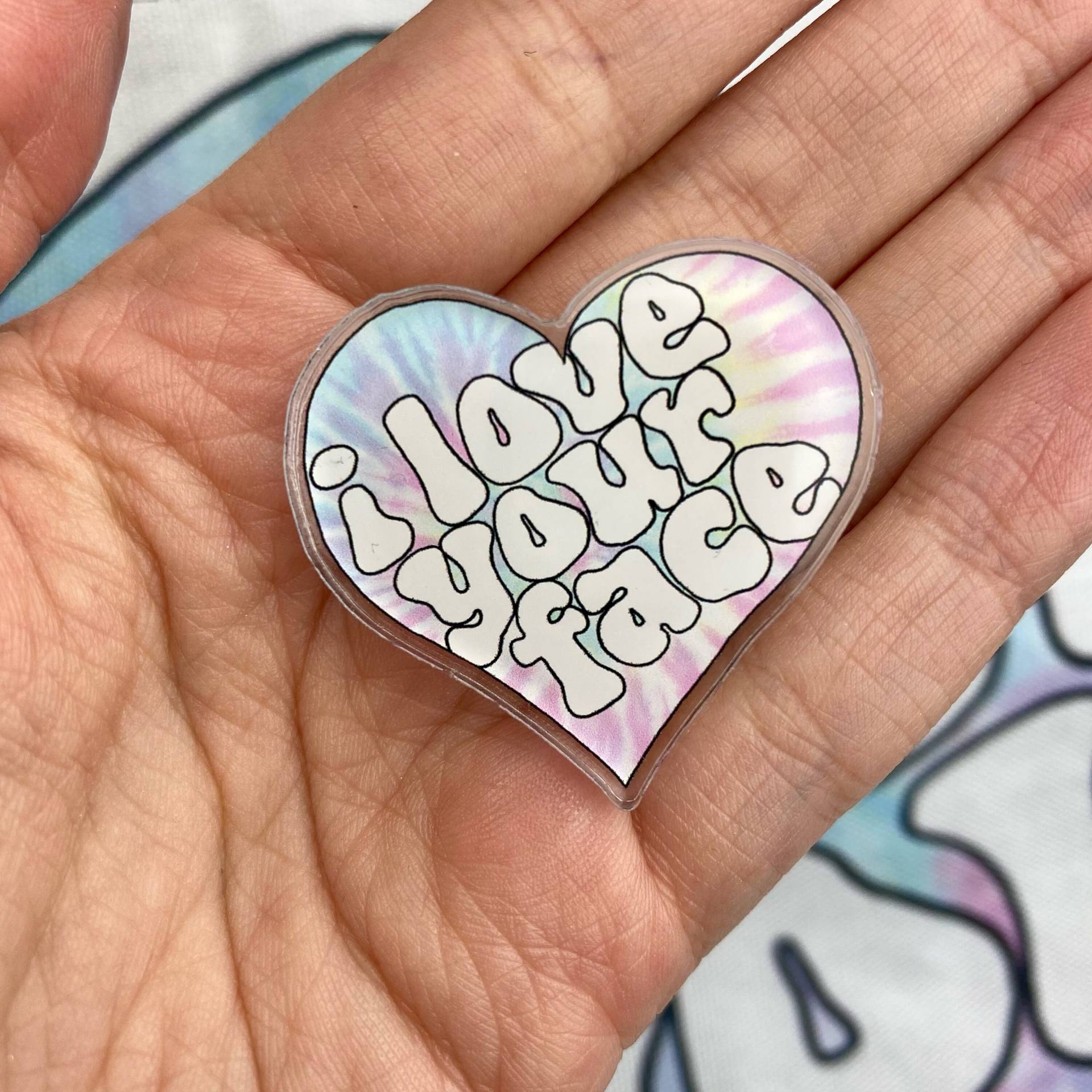 Ich Liebe Dein Gesicht Tie Dye Herz Acryl Pin | Niedlich Liebe Benutzerdefinierte Button Pastel Rainbow Kleine Geschenkidee, Taschenbaumler Ich Liebe Dein Gesicht Tie Dye Herz Acryl Pin | Niedlich Liebe Benutzerdefinierte Button Pastel Rainbow Kleine Geschenkidee, Taschenbaumler von JustForFunStyle
