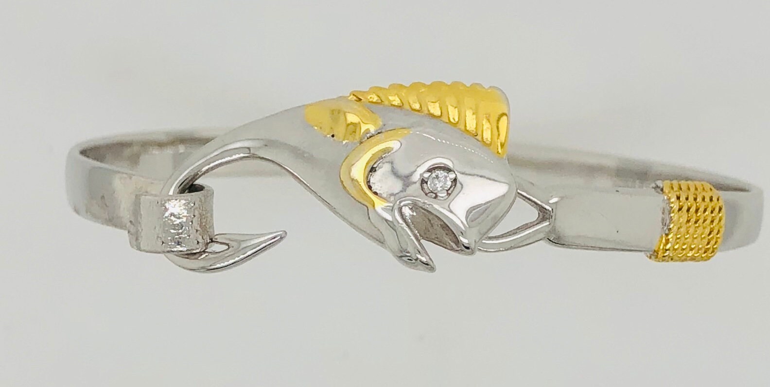 Mahi Fish Hook Bangle Armband Just Hookin', Abnehmbarer Anhänger, Massives Sterling 925 Mahi Fish Hook Bangle Armband Just Hookin', Abnehmbarer Anhänger, Massives Sterling 925 von JustHookinLLC