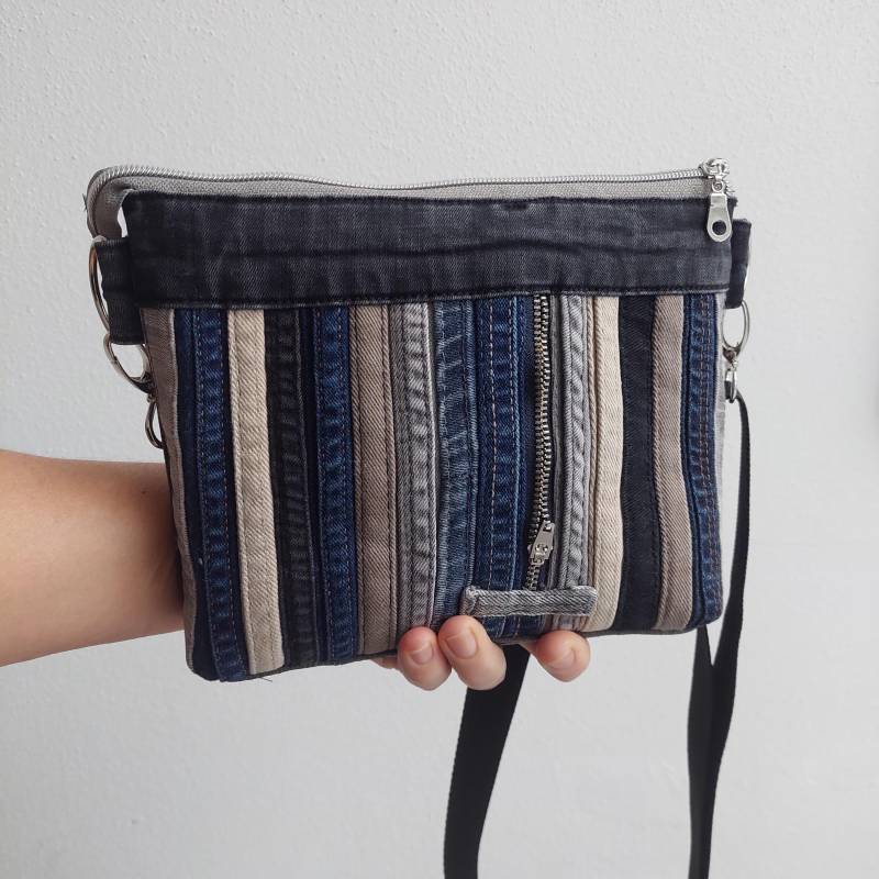 Kleine Jeanstasche in Stilvoller Farbkombination, Grau-Blau, Aus Upcycelten Jeans Kleine Jeanstasche in Stilvoller Farbkombination, Grau-Blau, Aus Upcycelten Jeans von JustMoDesing