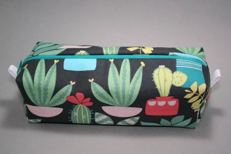 Boxy Make-Up Tasche - Große Sukkulenten Und Kakteen Print Reißverschluss Bleistift von JustPeachyHandmade