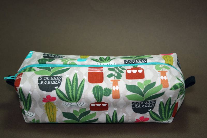 Boxy Make-Up Tasche - Kleine Sukkulenten Und Kakteen Print Reißverschluss Bleistift von JustPeachyHandmade