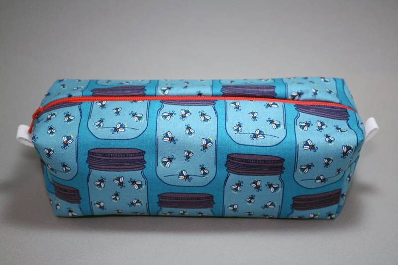 Kastig Kosmetiktasche - Fang Lightning Bugs Druck Reißverschluss Mäppchen Einweckgläser Und Glühwürmchen von JustPeachyHandmade