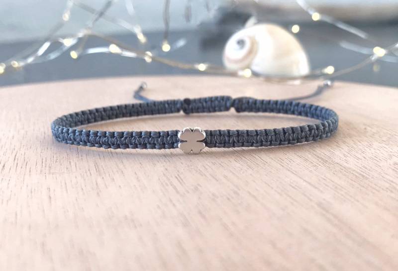 Armband Clover Glücksbringer Makramee Schnur Silber Blume Schmuck von JustSeedBeads