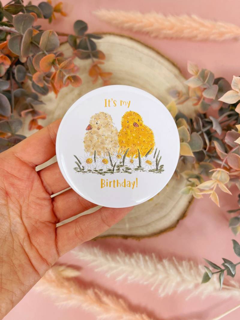 Küken Anstecker - Geburtstags-Anstecker Button Pin Back Buttons Huhn Geschenk von JustSmileDesigns