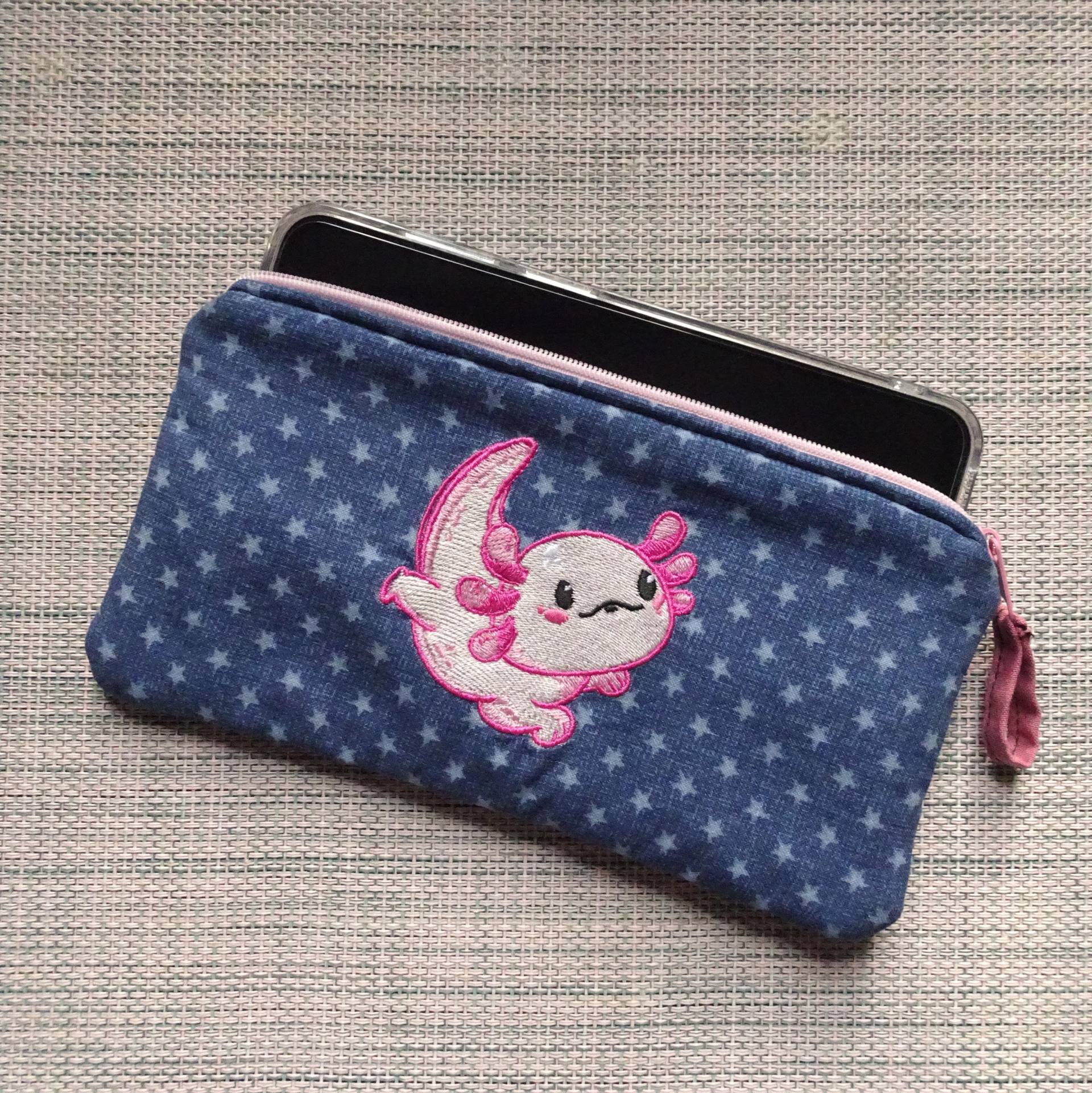 Axolotl Utensilotäschchen, Handyhülle, Federmäppchen, Kosmetiktasche Genäht von JustTinasart