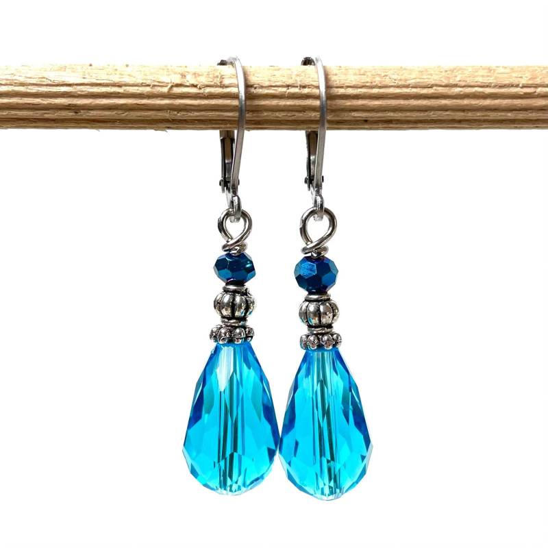 Edelstahl Tropfen Ohrringe Mit Blauer Glasschliffperle Im Vintage Stil von JustTrisha