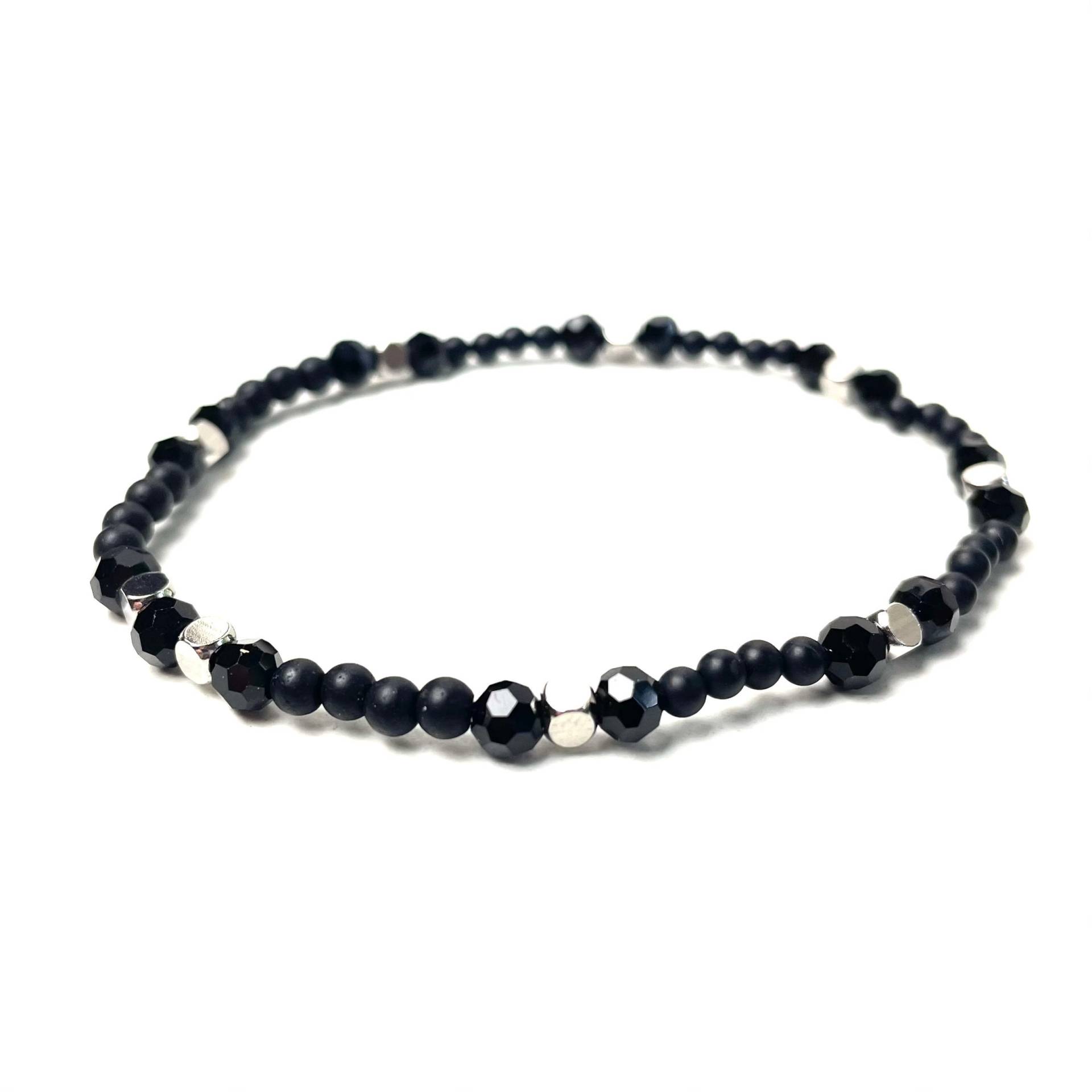 Zartes Perlenarmband Mit Schwarzen Perlen - Gummiband Handmade Geschenkidee Just Trisha Zartes Perlenarmband Mit Schwarzen Perlen - Gummiband Handmade Geschenkidee Just Trisha von JustTrisha