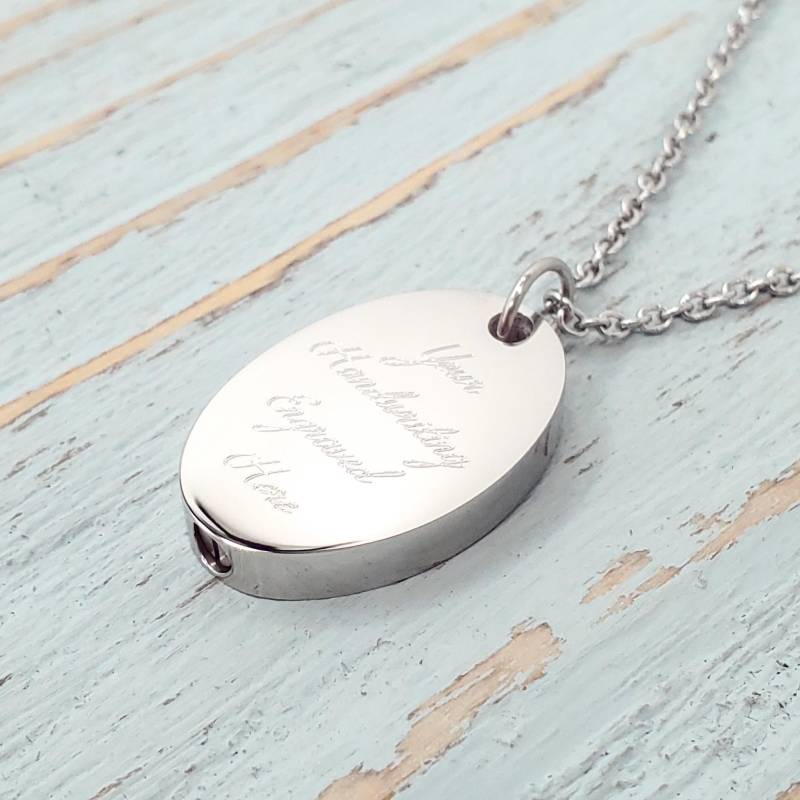 Edelstahl Urne Mit Gravur Handschrift - Oval Asche Anhänger Haustier-Denkmal von JustVial