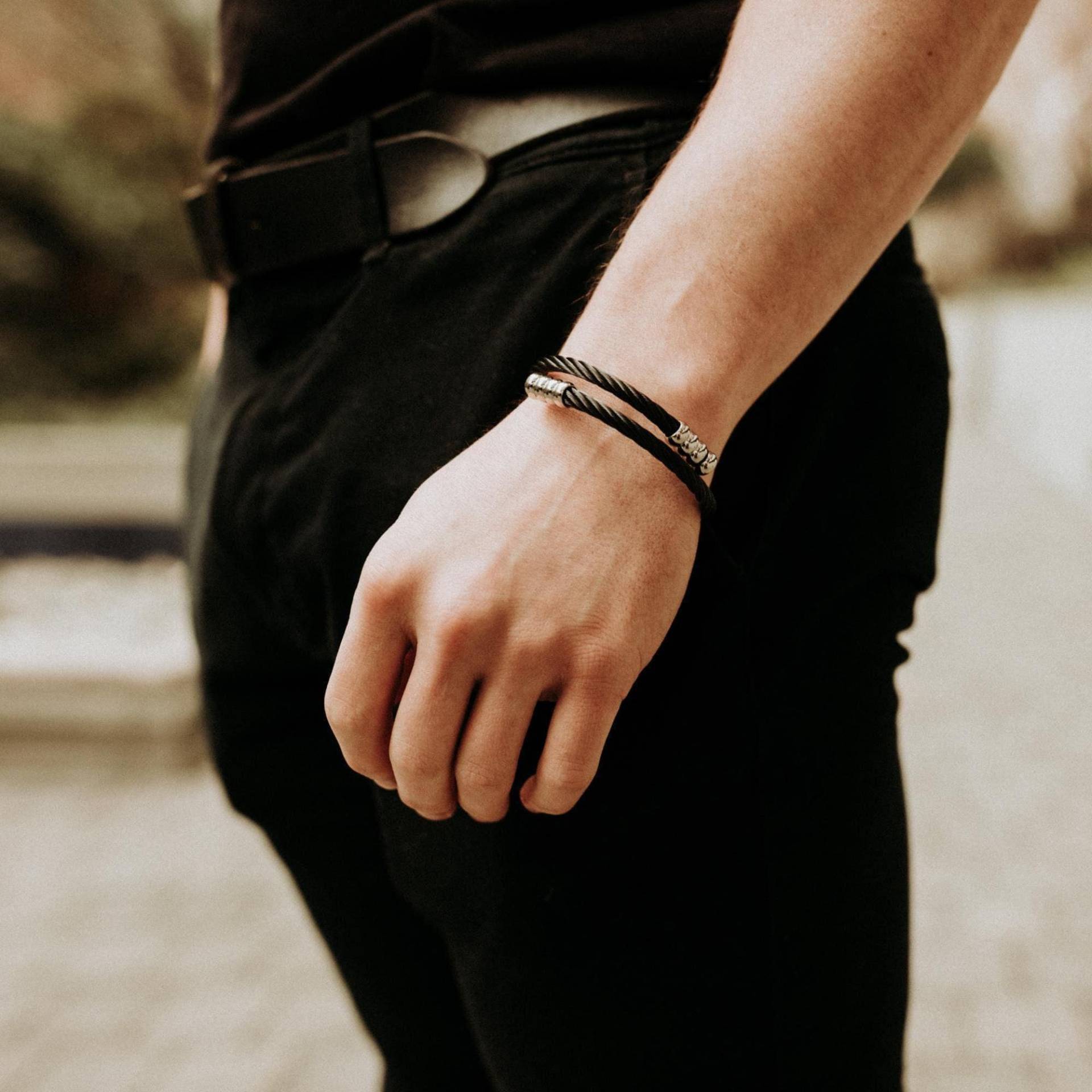 Herren Geflochtenes Stahl Urne Armband Schwarz & Silber Schmuck, Persönliche Gravur Haustier-Denkmal von JustVial