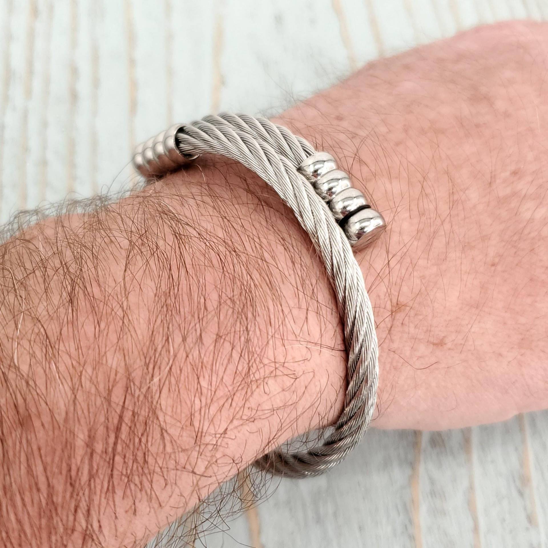 Herren Urne Armband Silber Geflochtener Edelstahl Mit Personalisierter Haustiergravur von JustVial