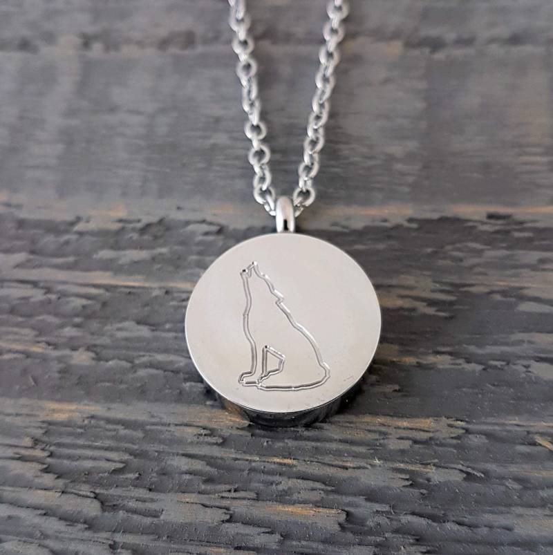 Howling Wolf Kreis Urne Halskette Massiver Edelstahl Feuerbestattung Schmuck Mit Personalisierter Benutzerdefinierter Gravur - Haustier-Denkmal von JustVial