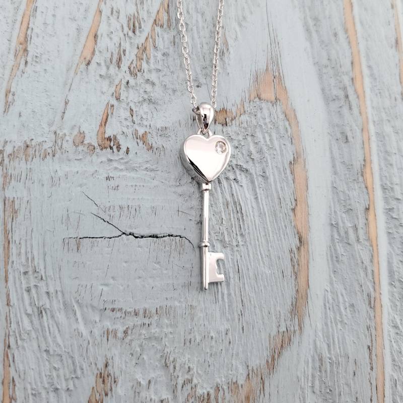 Kleine Herz-Schlüssel-Urne Mit Gravur Massiv Aus 925Er Sterlingsilber von JustVial