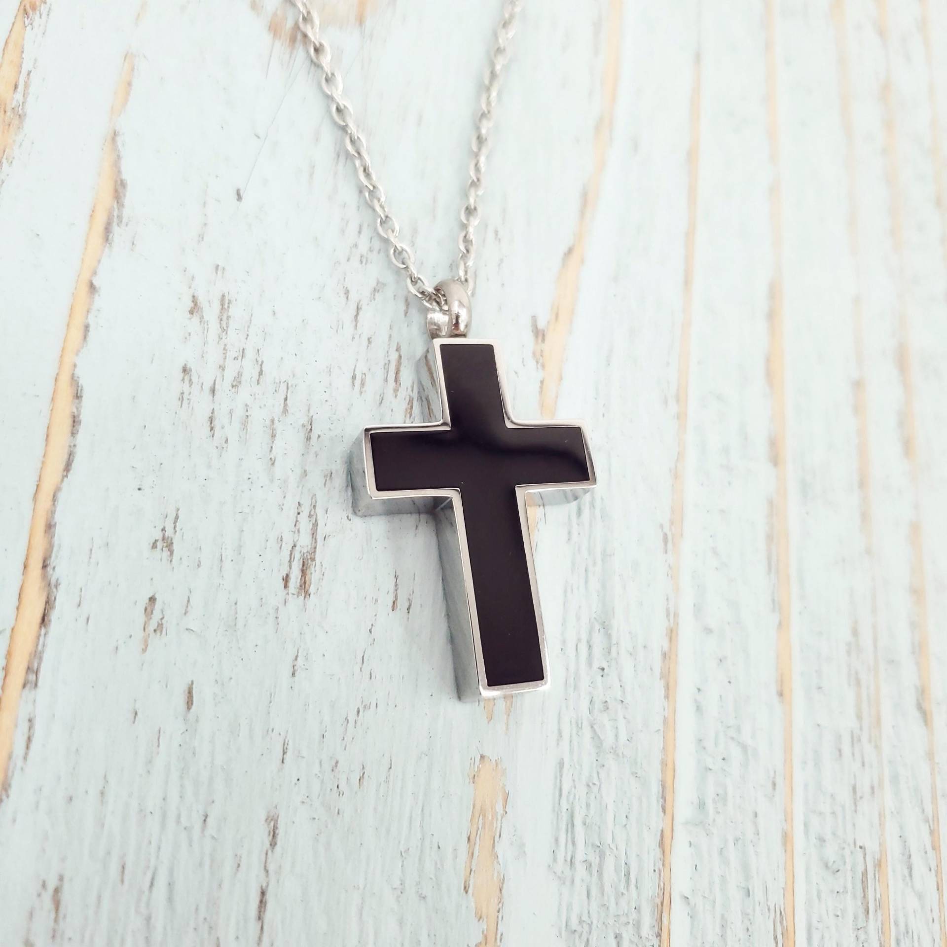 Schwarze Kreuz Feuerbestattung Halskette Edelstahl Ash Urne, Personalisierte Gravur von JustVial