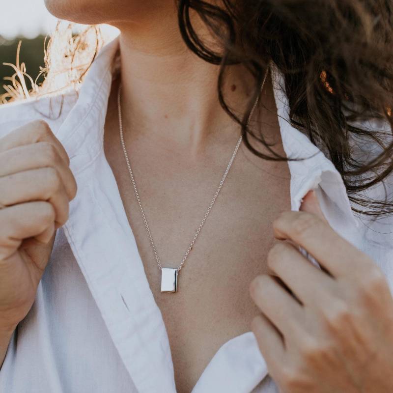 Urne Halskette Aus Sterling Silber Gravur/Andenken Für Die Feuerbestattung - Haustier von JustVial