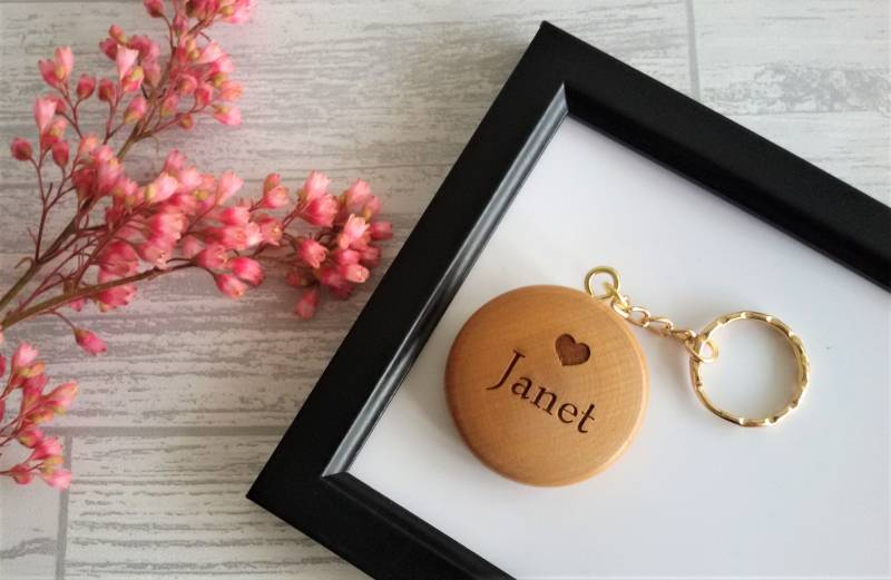 Personalisierter Schlüsselanhänger Aus Holz Name, Stern Oder Herz Eingraviert Personalisierter Schlüsselanhänger Aus Holz Name, Stern Oder Herz Eingraviert von JustWoodGB