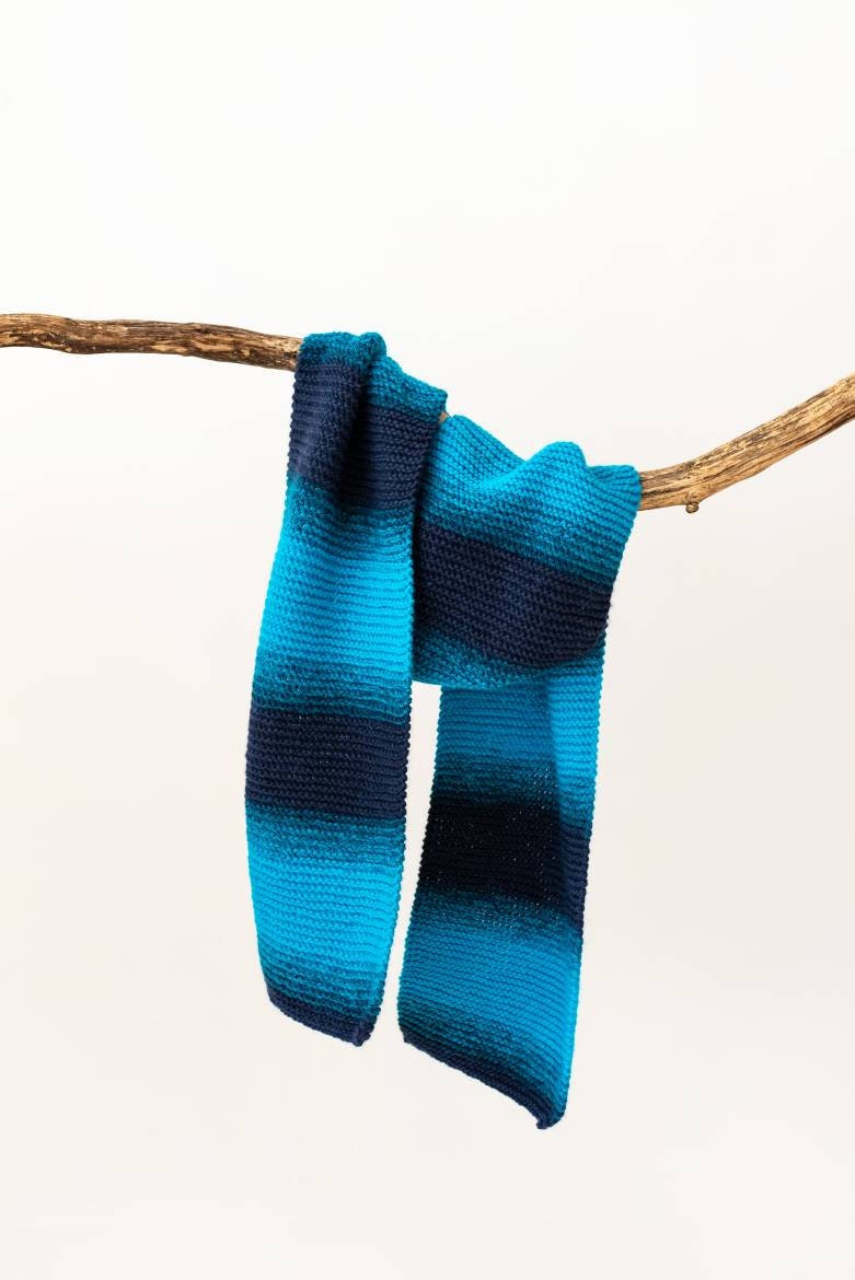 Langer Schal Aus Merinowolle. Handgestickt Winter Unisex Accessoire. Weich Und Warm. Geschenk von JustWoolly