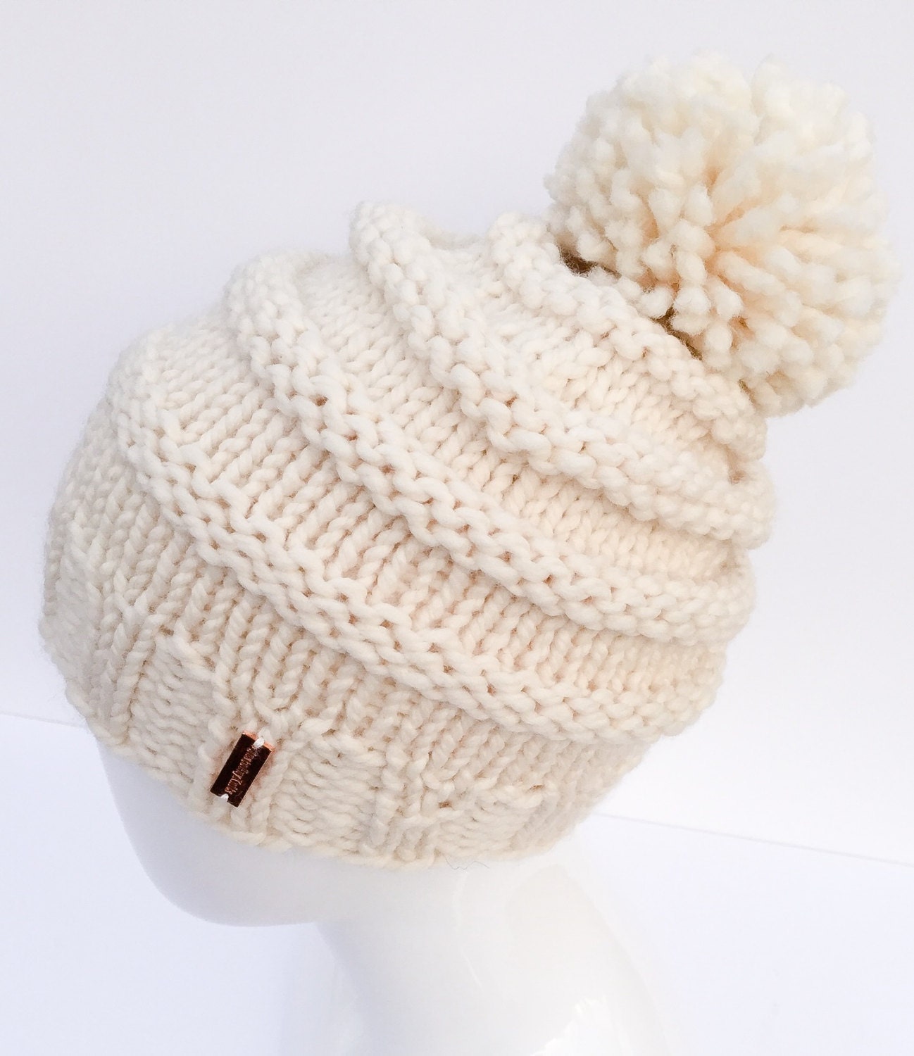 Handgestrickte Pom Mütze Creme Lammwolle Mischung von JustaGuyKnits