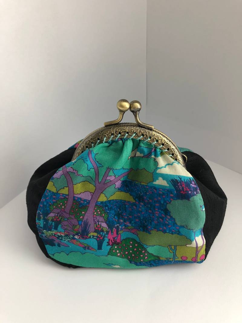 Handgefertigte Geldbörse Mit Liberty Print Handgefertigte Geldbörse Mit Liberty Print von Justinedalton