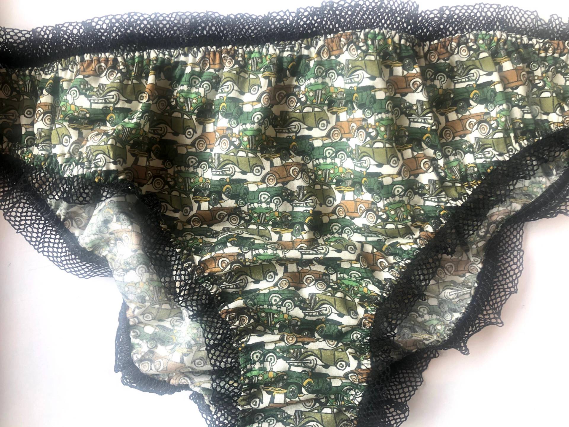 Handgemachte Liberty Print Slip Aus Baumwolle Oldtimer Muster Handgemachte Liberty Print Slip Aus Baumwolle Oldtimer Muster von Justinedalton