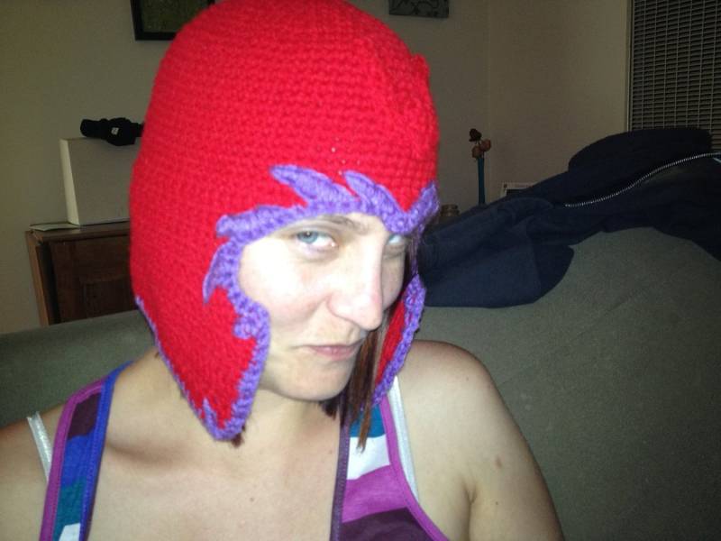 Rot Und Lila Helm Mütze - Bösewicht Superheld Häkelmütze, | Mutant Power Rot Und Lila Helm Mütze - Bösewicht Superheld Häkelmütze, | Mutant Power von JustinesCCC