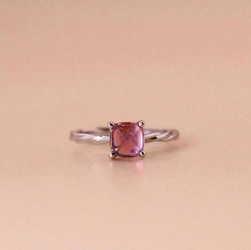 Amethyst-Ring Mit Zuckerhut-Schliff 925Er Silber 18K Weißgold-Beschichtung Verstellbar Februar-Geburtsstein-Geschenk Amethyst-Ring Mit Zuckerhut-Schliff 925Er Silber 18K Weißgold-Beschichtung Verstellbar Februar-Geburtsstein-Geschenk von JustringSJ