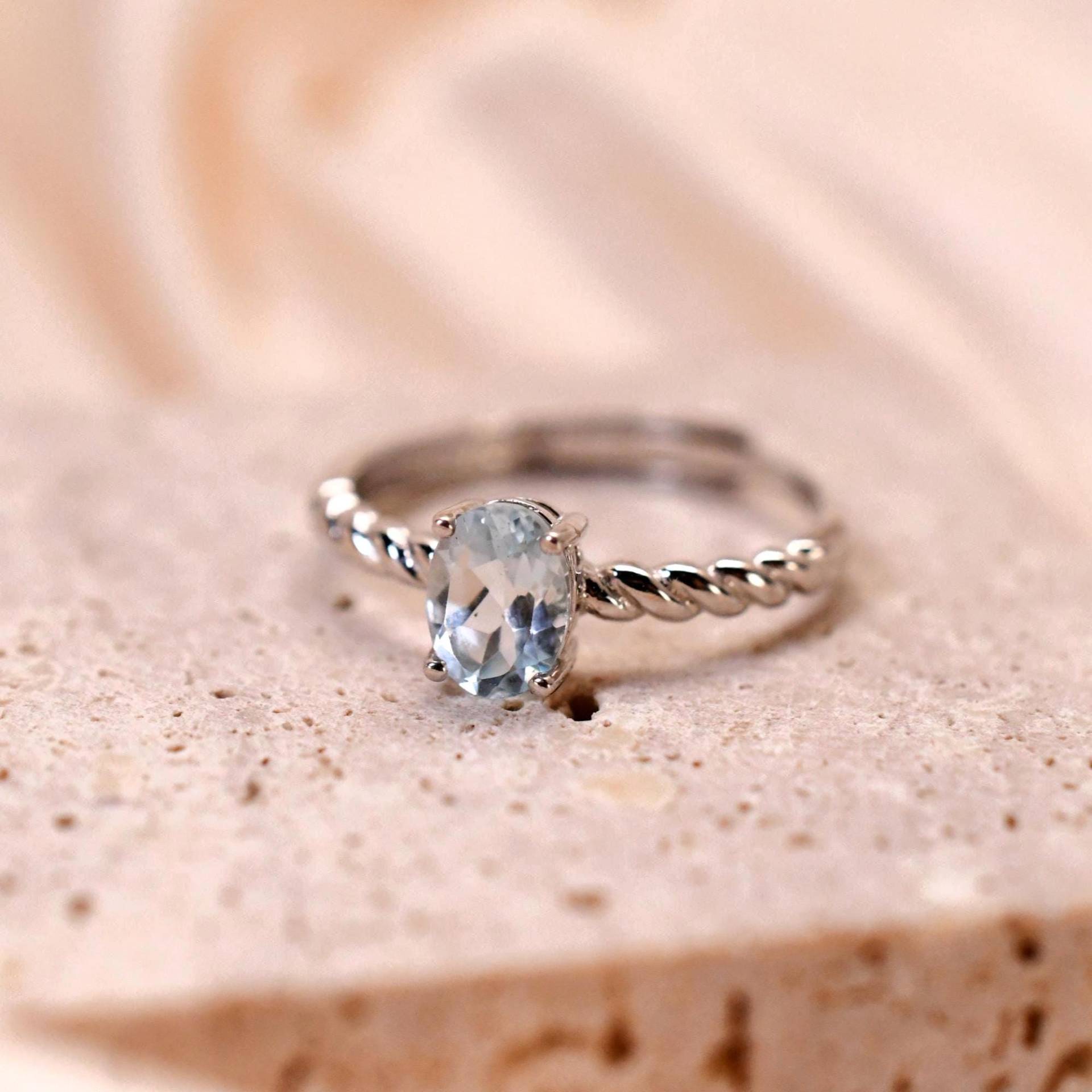 Aquamarin Ring Natürlicher 925 Silber Verstellbar Gedrehte Ringschiene Handgemachter Edelsteinschmuck Geschenk Für Sie von JustringSJ