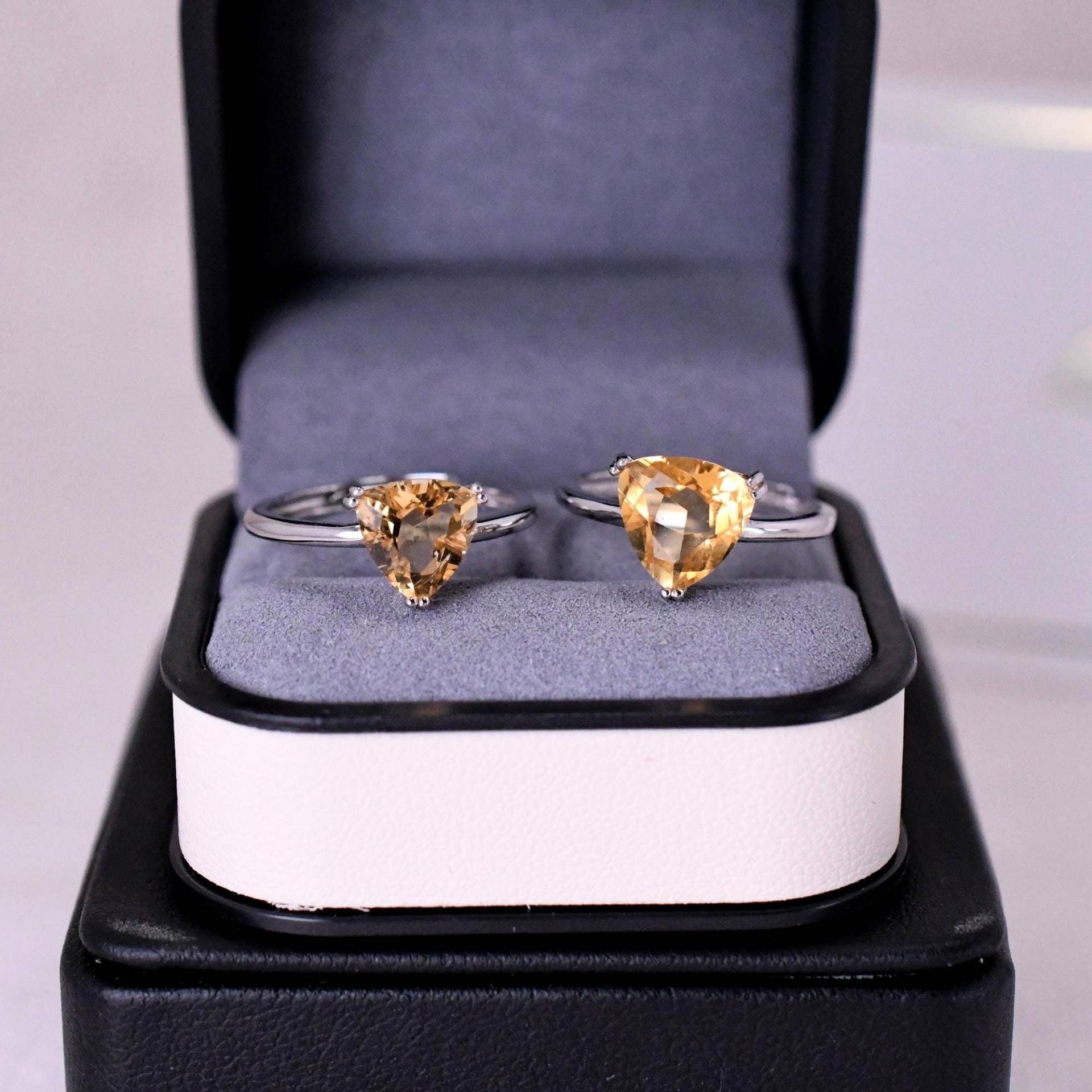 Dreieckiger Citrin-Ring 925 Sterling Silber Dreiecksschliff Verstellbarer Ring November Geburtsstein Geschenk Für Sie Dreieckiger Citrin-Ring 925 Sterling Silber Dreiecksschliff Verstellbarer Ring November Geburtsstein Geschenk Für Sie von JustringSJ