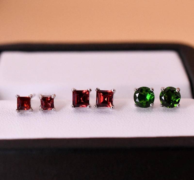 Eckige Ohrstecker 925Er Silber Natürlicher Granat Und Diopsid Geburtsstein Ohrringe Perfektes Geschenk Für Sie von JustringSJ