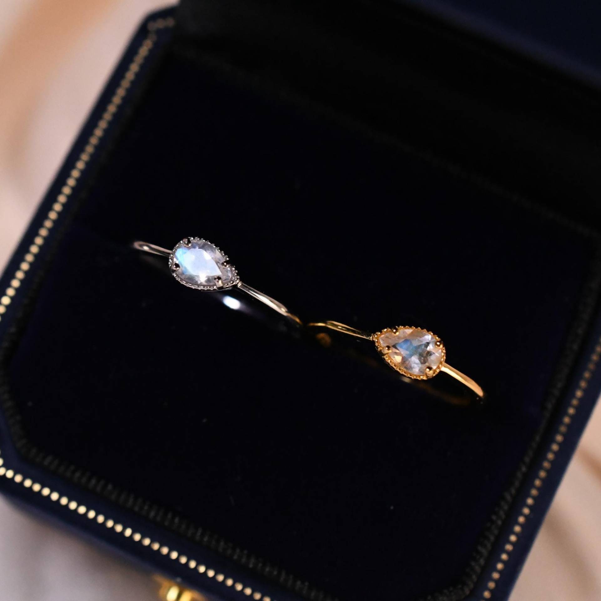 Mondstein Tropfen Ring Natürlicher Regenbogen-Mondstein 4×6 Mm 925 Silber Vergoldet Oder Weißvergoldet Verstellbarer von JustringSJ