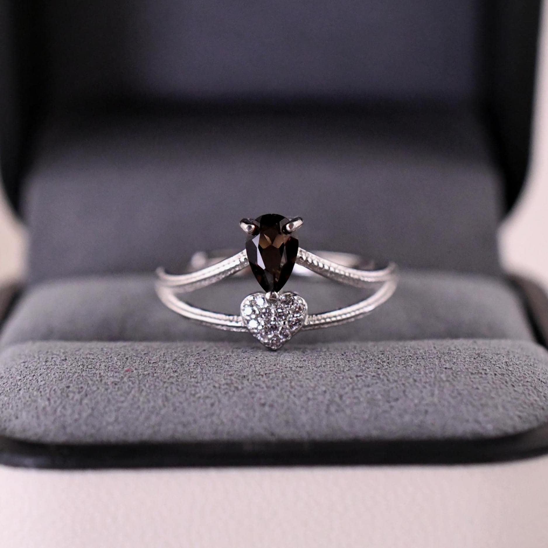 Natürlicher Brauner Kristallring Edelstein 925Er Silber, Mit 18K Weissgold Vergoldet Verstellbarer Ring Perfektes Geschenk Natürlicher Brauner Kristallring Edelstein 925Er Silber, Mit 18K Weissgold Vergoldet Verstellbarer Ring Perfektes Geschenk von JustringSJ