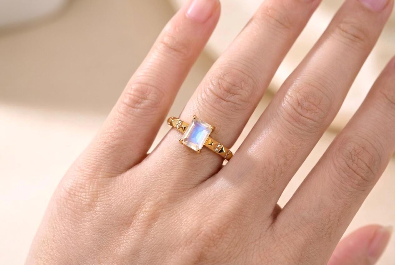 Natürlicher Mondstein Ring Regenbogenmondstein 925 Silber Vergoldet Verstellbar Eleganter Edelsteinring Für Damen von JustringSJ