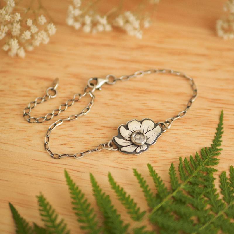 Schmuckkörbchen Blume Armband, Wiese Retro-stil Blumenschmuck, Blumenarmband Silber, Kristallquarzarmband Schmuckkörbchen Blume Armband, Wiese Retro-stil Blumenschmuck, Blumenarmband Silber, Kristallquarzarmband von JustynaKrupkowska