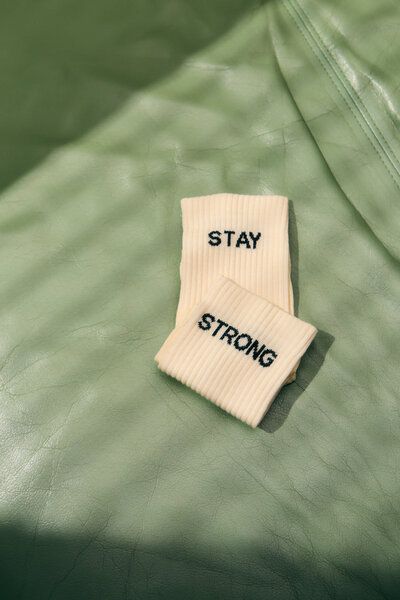 Jutelaune Stay Strong Socken von Jutelaune