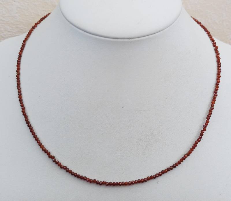 Edelsteinkette 42-44mm Zirkon Halskette - 2, 2mm Facettierte Perlen Collier Edelsteinkette 42-44mm Zirkon Halskette - 2, 2mm Facettierte Perlen Collier von Juttamar