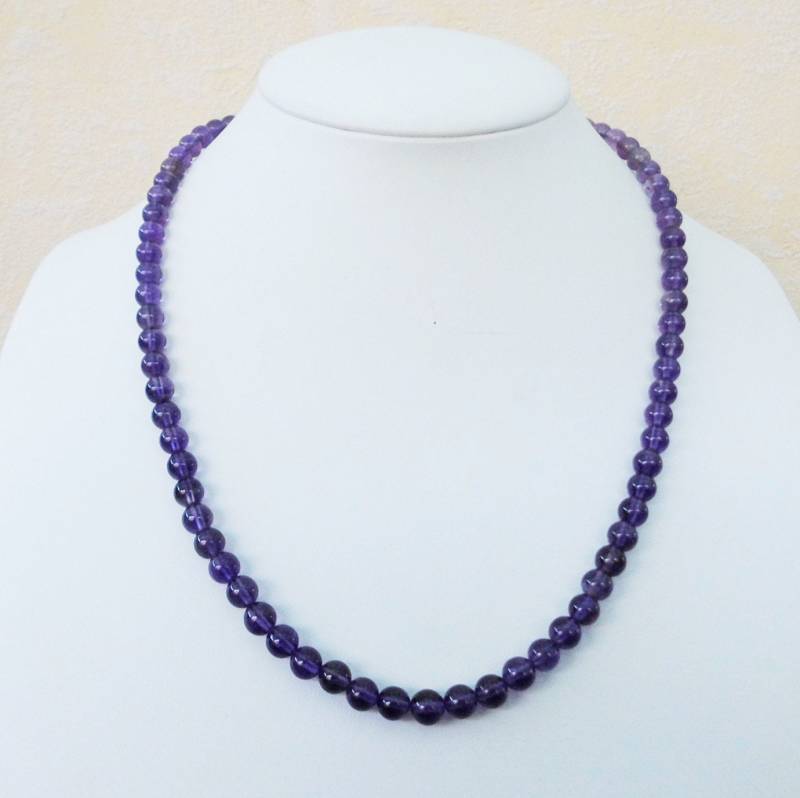 Edelsteinkette 45cm Amethyst Halskette Mit 6mm Perlen Collier Edelsteinkette 45cm Amethyst Halskette Mit 6mm Perlen Collier von Juttamar
