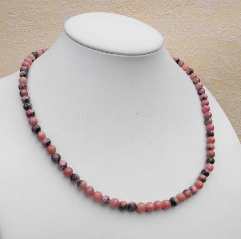 Edelsteinkette 45cm Rhodonit Halskette - 6mm Perlen Collier Edelsteinkette 45cm Rhodonit Halskette - 6mm Perlen Collier von Juttamar