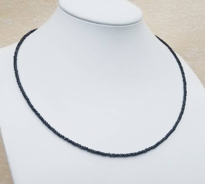 Edelsteinkette 47M Schwarz Spinell Halskette - 2, 8mm Facettierten Perlen Collier von Juttamar