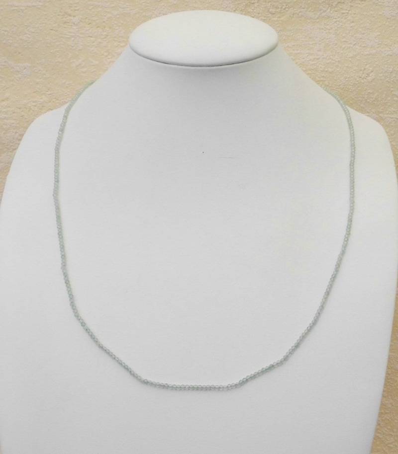 Edelsteinkette Grünquarz - 55cm Halskette 2, 2mm Facettierten Perlen Collier Edelsteinkette Grünquarz - 55cm Halskette 2, 2mm Facettierten Perlen Collier von Juttamar