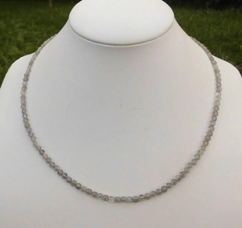Edelsteinkette Labradorit - 45 cm Halskette 4mm Facettierte Scheiben Collier Edelsteinkette Labradorit - 45 cm Halskette 4mm Facettierte Scheiben Collier von Juttamar