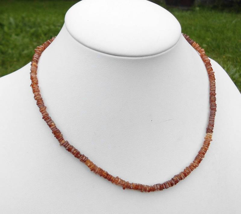 Edelsteinkette Turmalin - 41-43cm Halskette 3, 5mm Viereck Scheiben Collier Edelsteinkette Turmalin - 41-43cm Halskette 3, 5mm Viereck Scheiben Collier von Juttamar