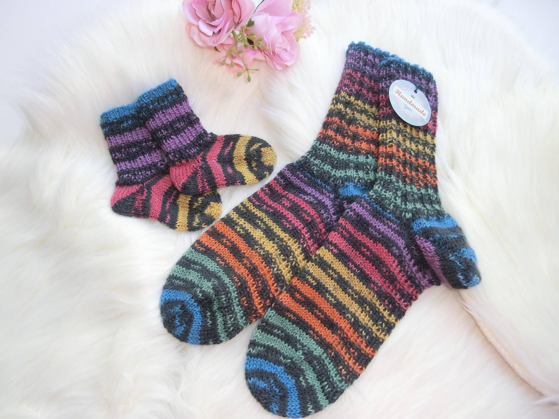 Socken Mutter-Kind Handgestrickt, Gr. 38/39 Und Ca. 10, 5 cm, Bunte Ringel, Wolle-Misch, 4-Fach, Stricksocken, Erstlingssöckchen, E839-840 von JuttasZauberStrick