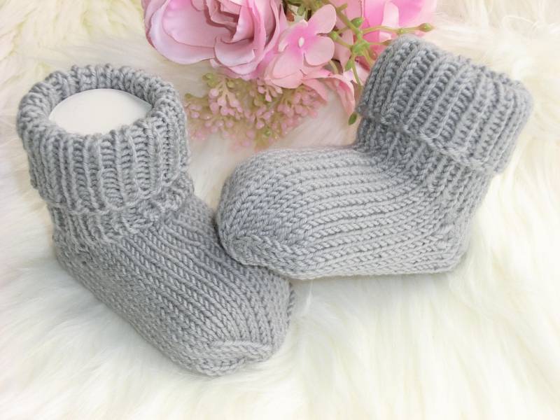 Warme Babysocken Handgestrickt, 100 % Wolle, Grau Ca 11 cm, Erstlingssocken, Stricksöckchen, Wollsocken, Wintersöckchen, Geschenk - P297 von JuttasZauberStrick