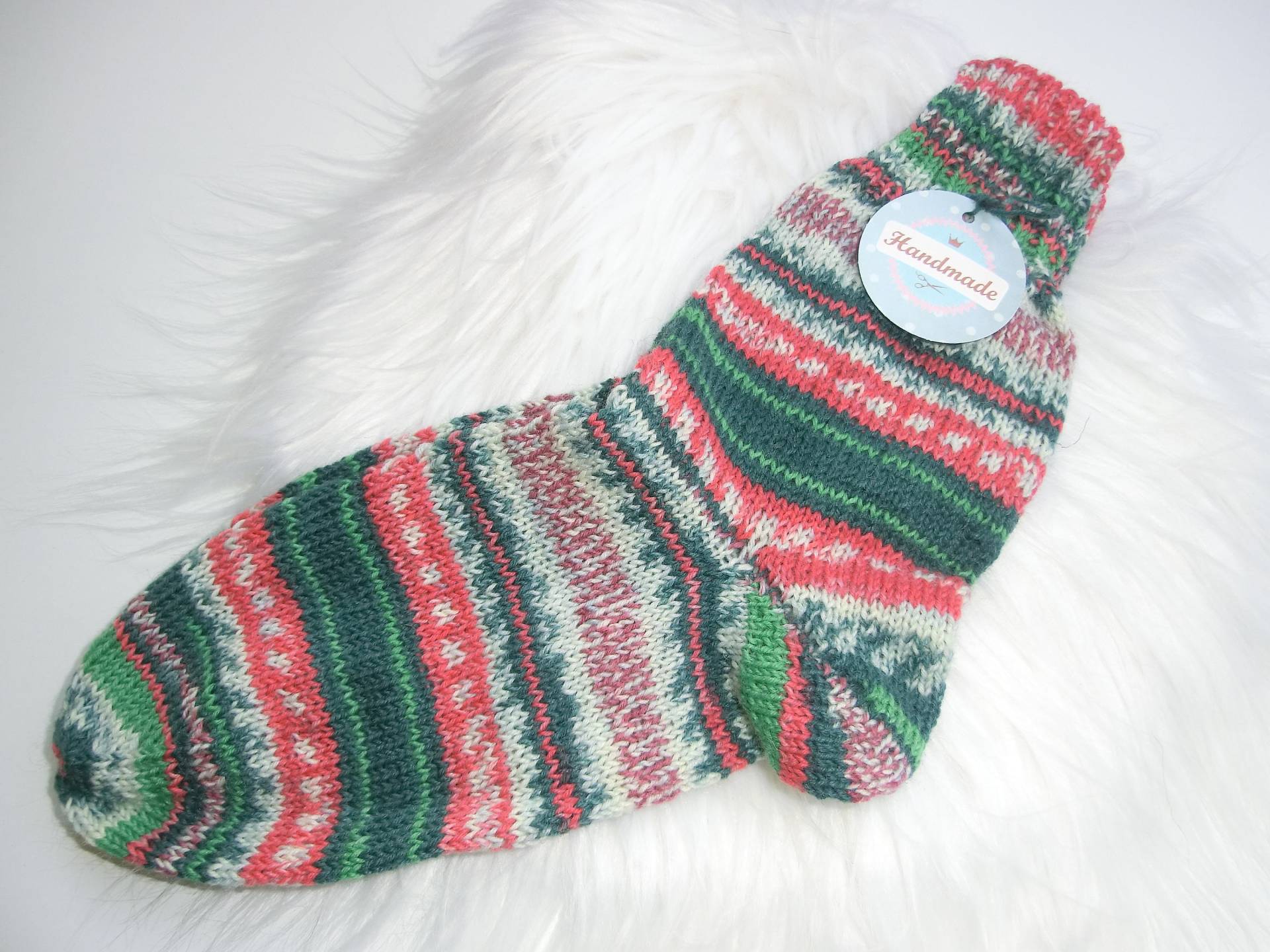 Warme Socken Gestrickt 4-Fädig Gr. 40/41, Grün-Rot, Nikolaus, Kuschelsocken, Stricksocken, Wollsocken, Strickstrümpfe, Stiefelsocken - E603 von JuttasZauberStrick