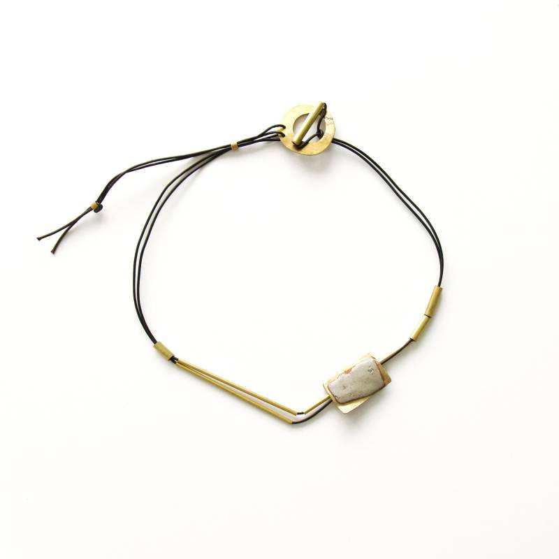 Emaille Chocker Messing Und Leder Halskette von JuvelartoMano