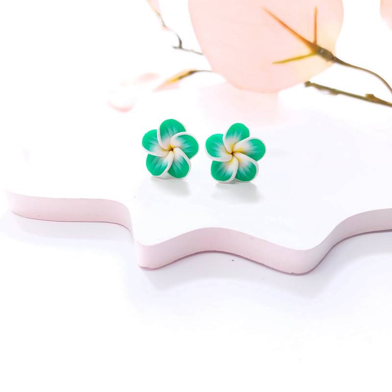 Ohrstecker Fimo Frangipani Blume Blüte Grün Weiß von JuvelatoDesign