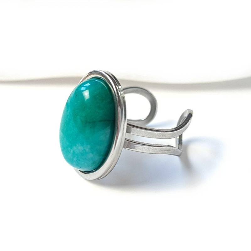 Ring Mit Jade Cabochon in Edelstahl-Fassung | 18 X 13 Mm, Türkis von JuvelatoDesign