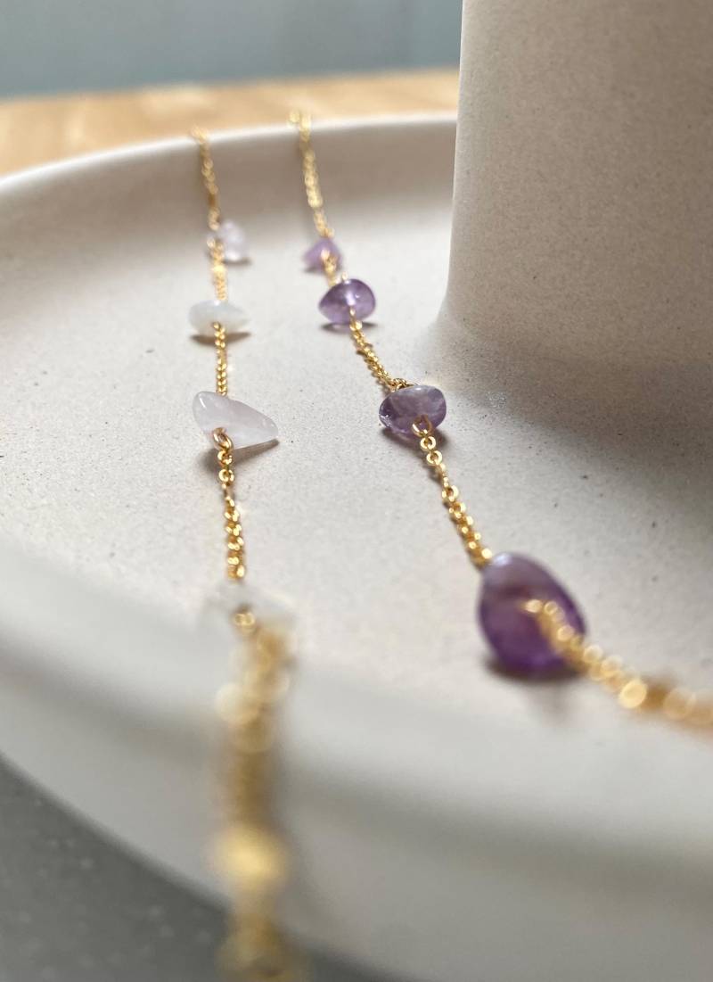 Dezentes Armband Mit Edelsteinen 18K Vergoldet Elegant Braut Schmuck Brautjungfer Rosenquarz Mondstein Amethyst Handgemacht Dezentes Armband Mit Edelsteinen 18K Vergoldet Elegant Braut Schmuck Brautjungfer Rosenquarz Mondstein Amethyst Handgemacht von JuweLara