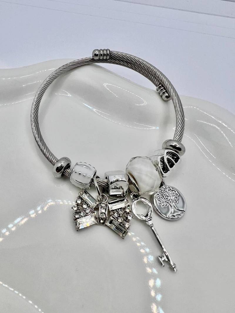Edelstahl Armreif Mit Schlüssel Und Schleife Charm Nickelfrei Luxus Wasserfeste in Weiß von TezsahShop