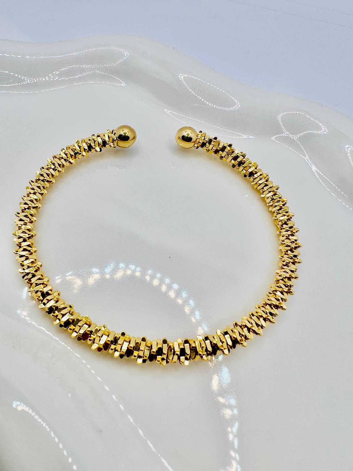 Splitter Armreif Aus Edelstahl in Gold Nickelfrei Und Wasserfest Designer Robuste von JuwelioShop